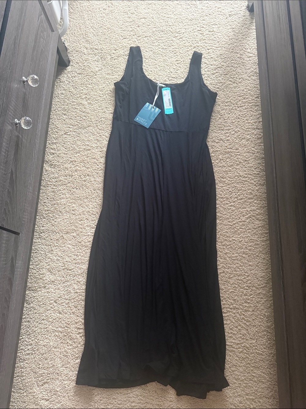 Black Sleeveless Maxi Dress.